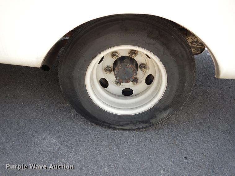 image for item DC0438 1996 Isuzu NPR applicator truck