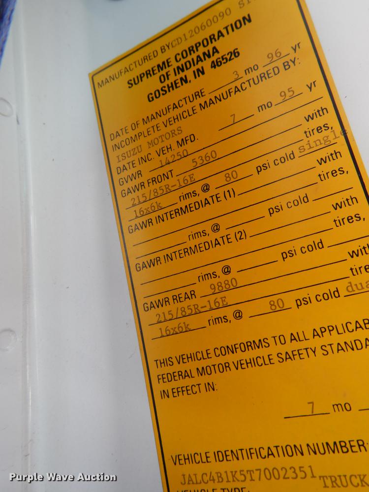 image for item DC0438 1996 Isuzu NPR applicator truck