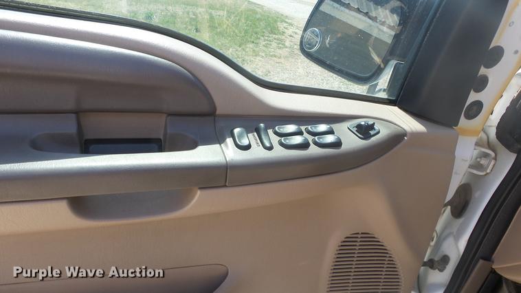 image for item DC3069 1999 Ford F250 Super Duty Crew Cab pickup truck