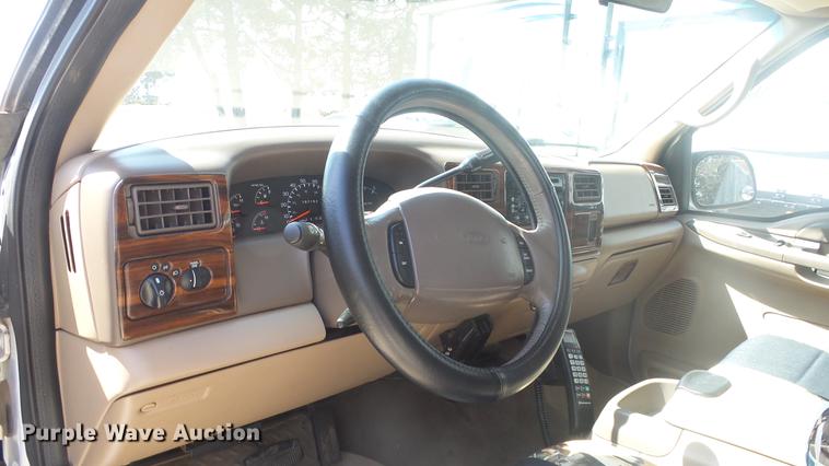 image for item DC3069 1999 Ford F250 Super Duty Crew Cab pickup truck