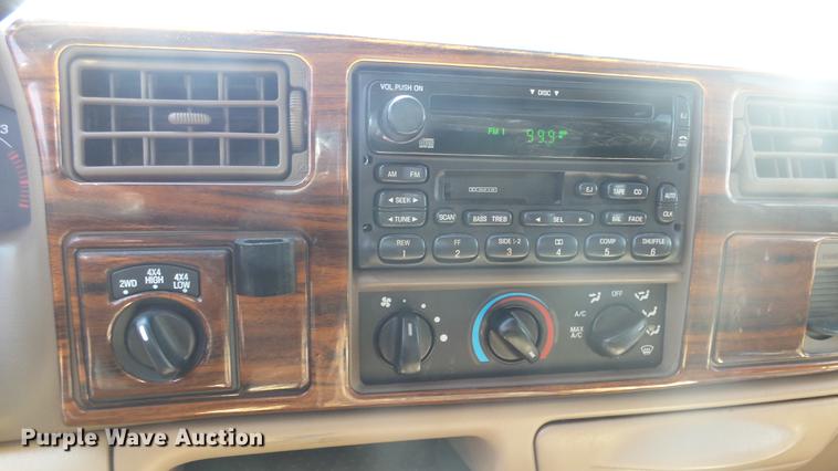 image for item DC3069 1999 Ford F250 Super Duty Crew Cab pickup truck