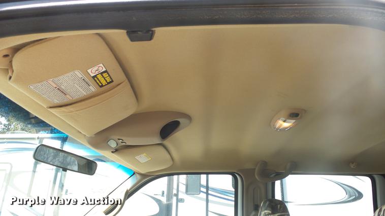 image for item DC3069 1999 Ford F250 Super Duty Crew Cab pickup truck