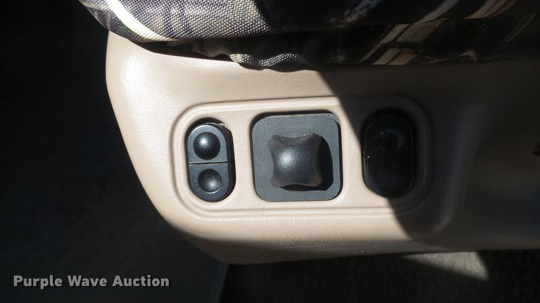 image for item DC3069 1999 Ford F250 Super Duty Crew Cab pickup truck