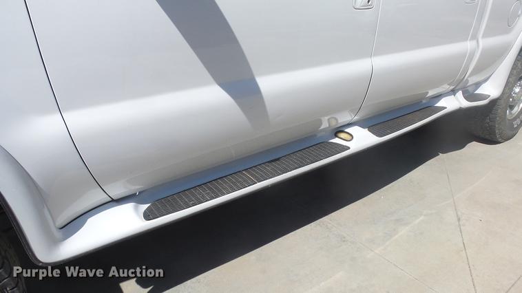 image for item DC3069 1999 Ford F250 Super Duty Crew Cab pickup truck