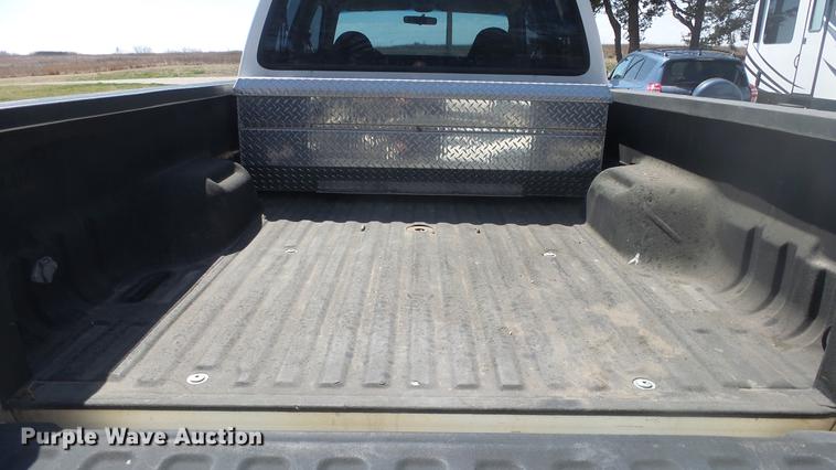 image for item DC3069 1999 Ford F250 Super Duty Crew Cab pickup truck