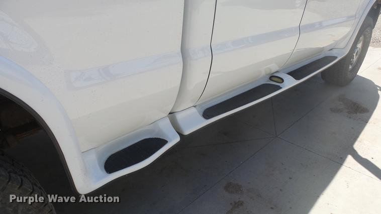 image for item DC3069 1999 Ford F250 Super Duty Crew Cab pickup truck