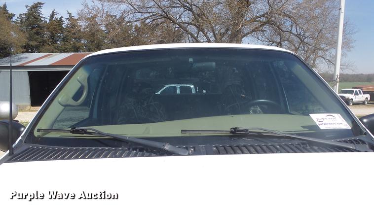 image for item DC3069 1999 Ford F250 Super Duty Crew Cab pickup truck