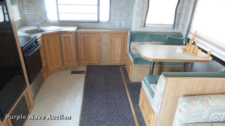 image for item DC3081 1999 Holiday Rambler Alumascape camper