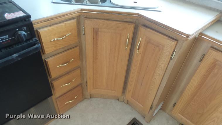 image for item DC3081 1999 Holiday Rambler Alumascape camper