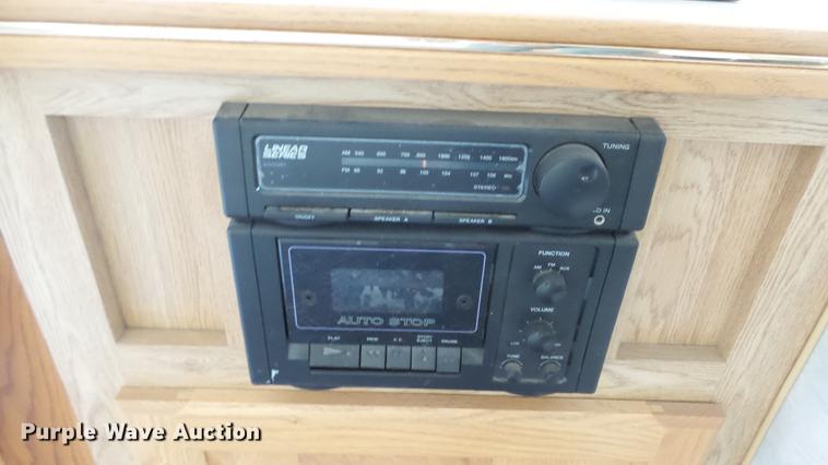 image for item DC3081 1999 Holiday Rambler Alumascape camper