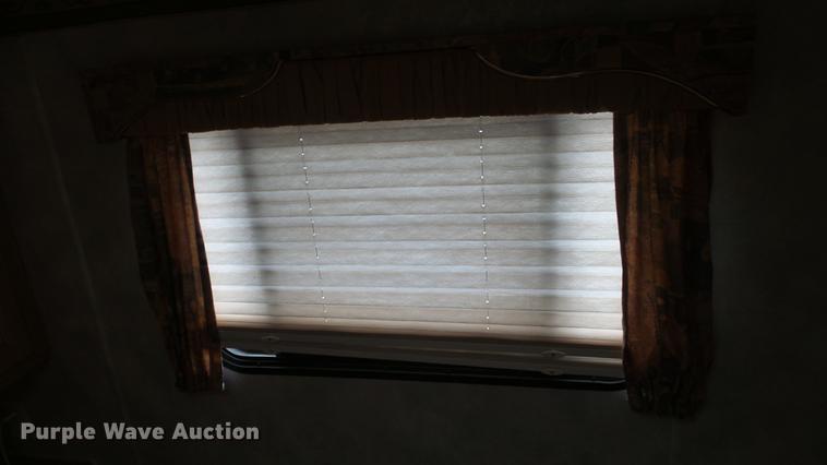 image for item DC3081 1999 Holiday Rambler Alumascape camper