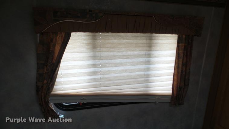 image for item DC3081 1999 Holiday Rambler Alumascape camper