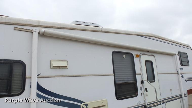 image for item DC3081 1999 Holiday Rambler Alumascape camper