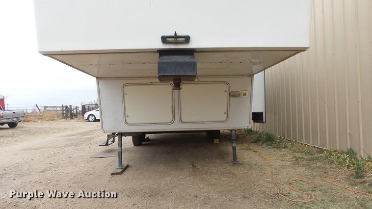 image for item DC3081 1999 Holiday Rambler Alumascape camper