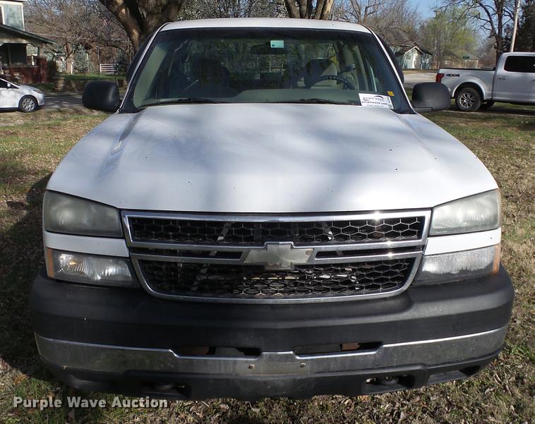 image for item DC3094 2007 Chevrolet Silverado 2500HD Ext. Cab pickup truck