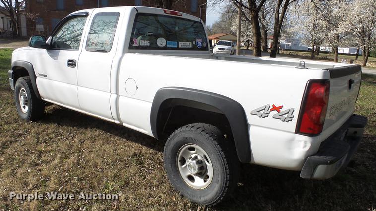 image for item DC3094 2007 Chevrolet Silverado 2500HD Ext. Cab pickup truck