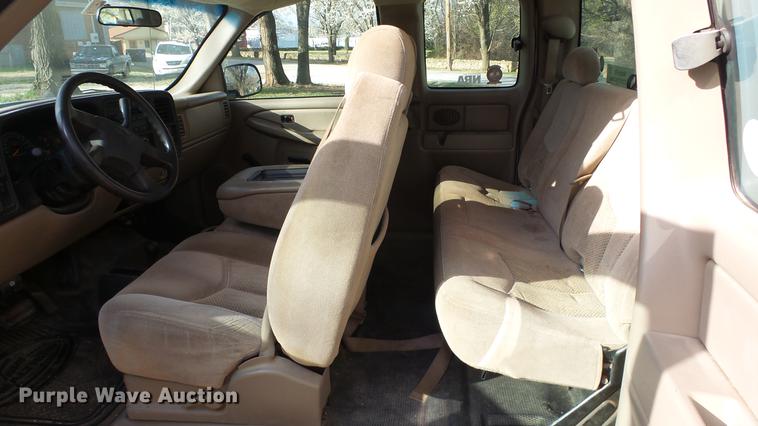 image for item DC3094 2007 Chevrolet Silverado 2500HD Ext. Cab pickup truck