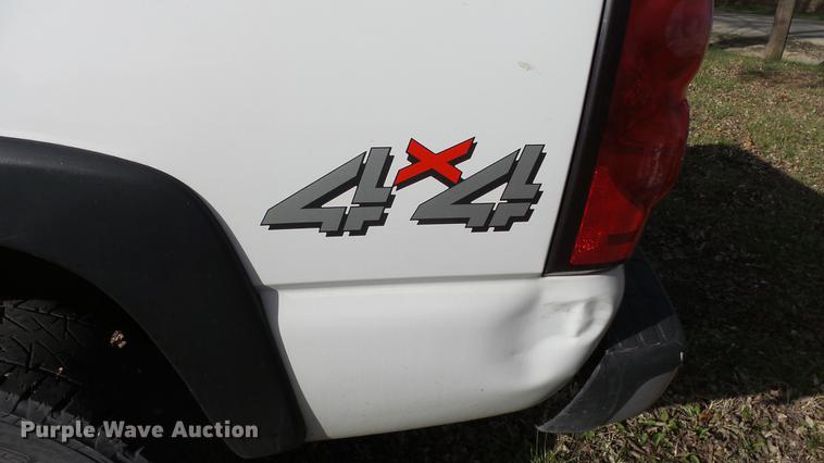 image for item DC3094 2007 Chevrolet Silverado 2500HD Ext. Cab pickup truck