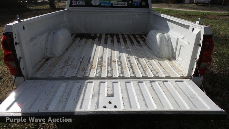 image for item DC3094 2007 Chevrolet Silverado 2500HD Ext. Cab pickup truck