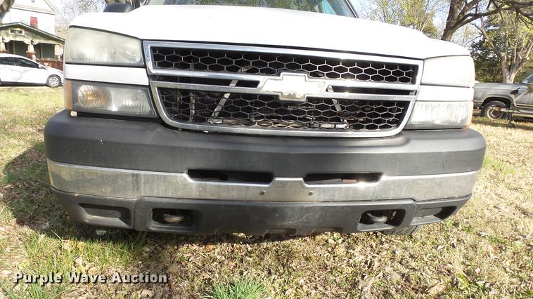 image for item DC3094 2007 Chevrolet Silverado 2500HD Ext. Cab pickup truck