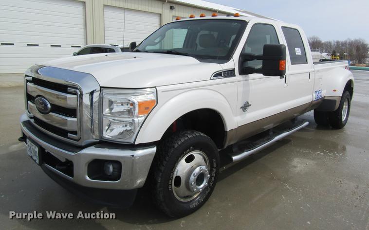 image for item DC4324 2014 Ford F350 Lariat Crew Cab pickup truck