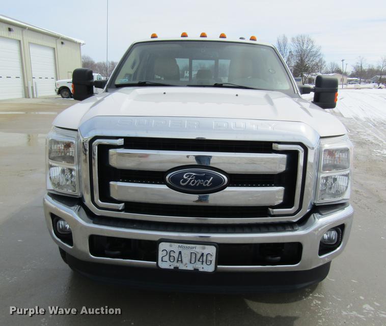 image for item DC4324 2014 Ford F350 Lariat Crew Cab pickup truck