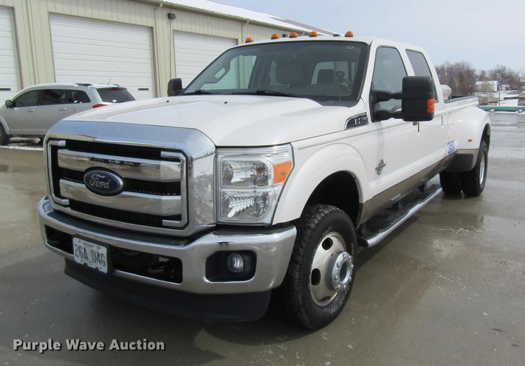 image for item DC4324 2014 Ford F350 Lariat Crew Cab pickup truck