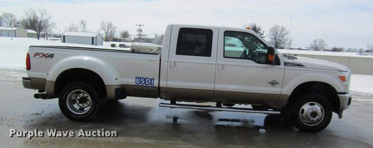 image for item DC4324 2014 Ford F350 Lariat Crew Cab pickup truck