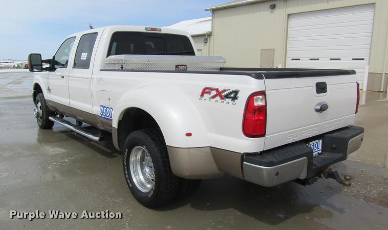 image for item DC4324 2014 Ford F350 Lariat Crew Cab pickup truck