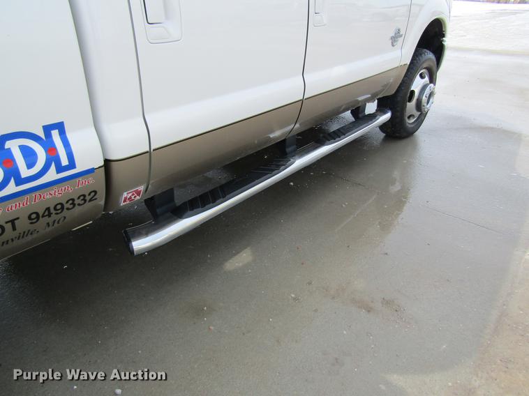image for item DC4324 2014 Ford F350 Lariat Crew Cab pickup truck