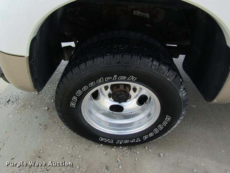 image for item DC4324 2014 Ford F350 Lariat Crew Cab pickup truck