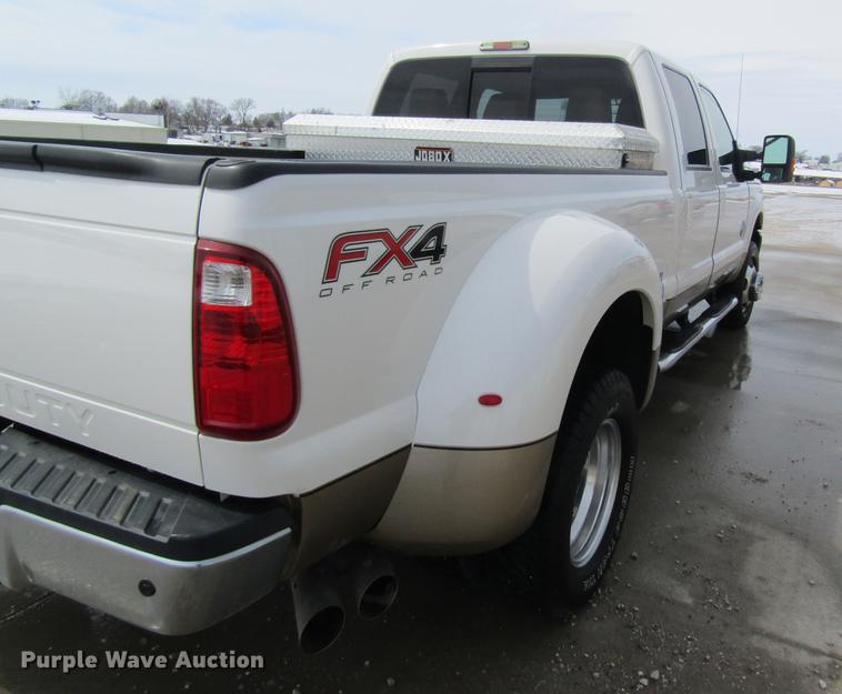 image for item DC4324 2014 Ford F350 Lariat Crew Cab pickup truck