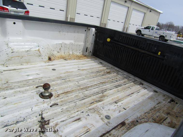 image for item DC4324 2014 Ford F350 Lariat Crew Cab pickup truck