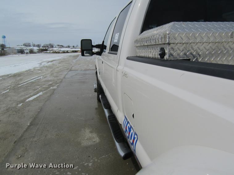 image for item DC4324 2014 Ford F350 Lariat Crew Cab pickup truck