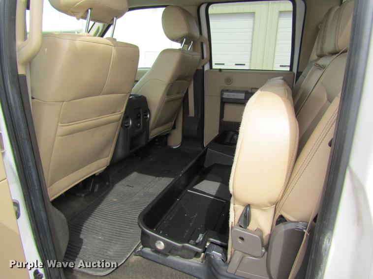 image for item DC4324 2014 Ford F350 Lariat Crew Cab pickup truck