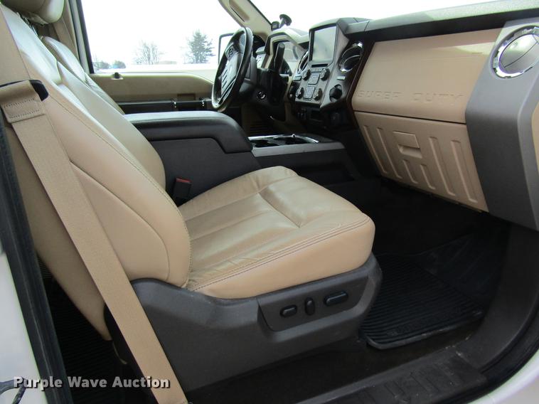 image for item DC4324 2014 Ford F350 Lariat Crew Cab pickup truck