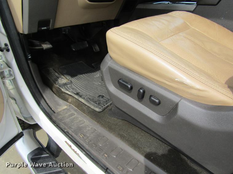 image for item DC4324 2014 Ford F350 Lariat Crew Cab pickup truck