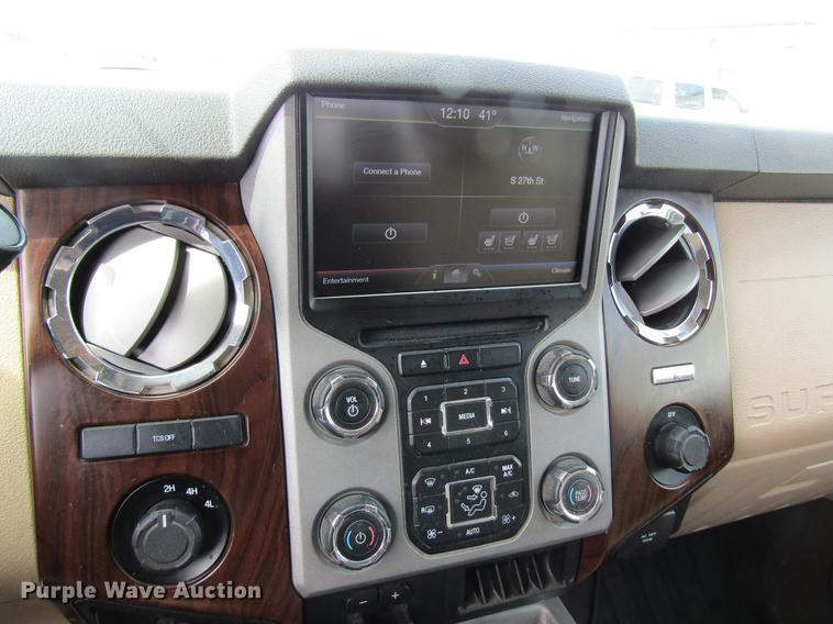 image for item DC4324 2014 Ford F350 Lariat Crew Cab pickup truck