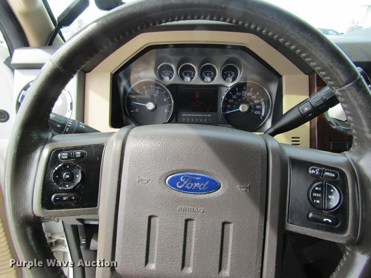 image for item DC4324 2014 Ford F350 Lariat Crew Cab pickup truck