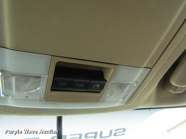 image for item DC4324 2014 Ford F350 Lariat Crew Cab pickup truck