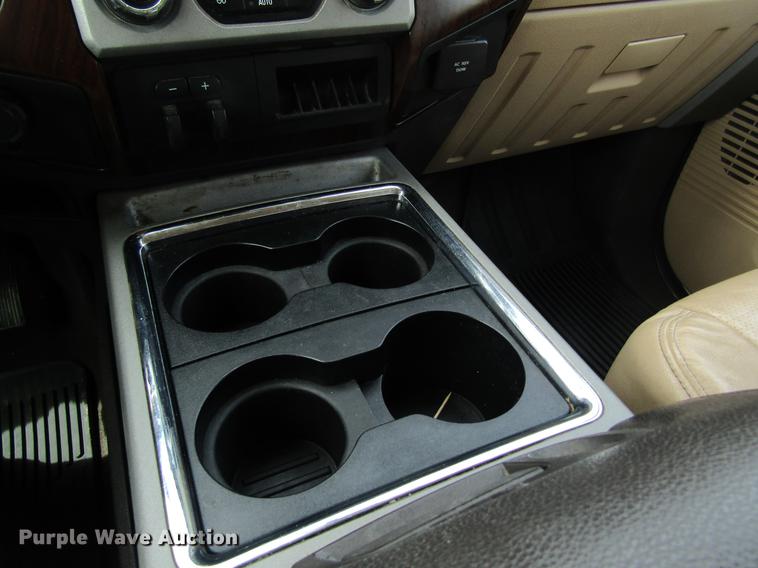 image for item DC4324 2014 Ford F350 Lariat Crew Cab pickup truck