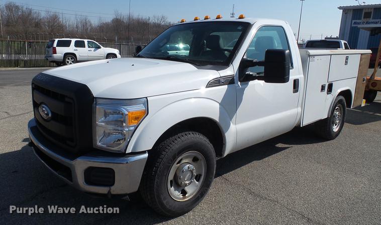 image for item DC5564 2012 Ford F250 Super Duty utility bed pickup truck