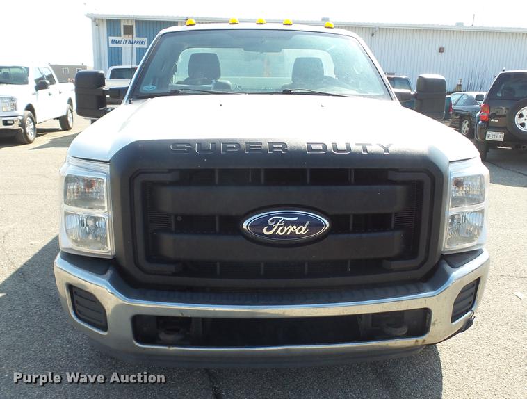 image for item DC5564 2012 Ford F250 Super Duty utility bed pickup truck