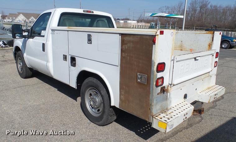 image for item DC5564 2012 Ford F250 Super Duty utility bed pickup truck