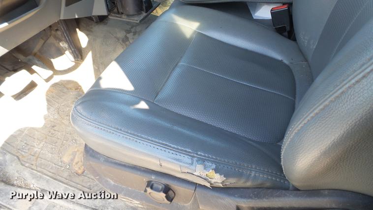 image for item DC5564 2012 Ford F250 Super Duty utility bed pickup truck