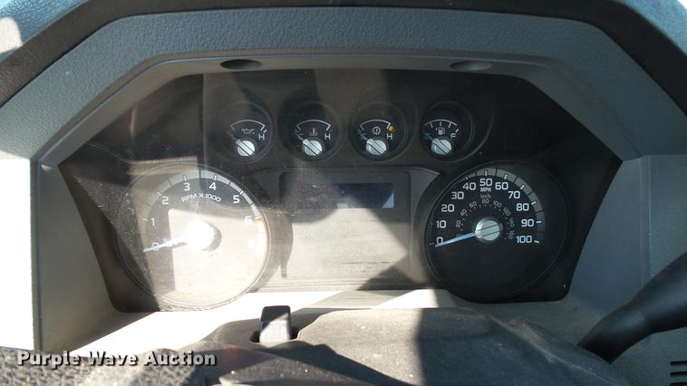 image for item DC5564 2012 Ford F250 Super Duty utility bed pickup truck