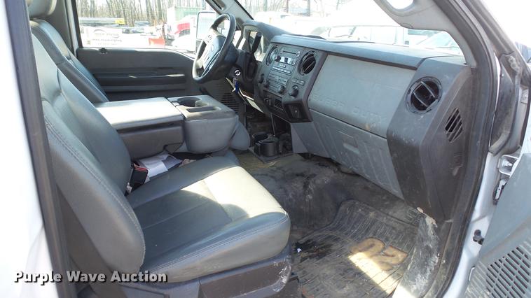 image for item DC5564 2012 Ford F250 Super Duty utility bed pickup truck