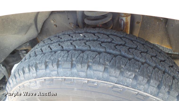 image for item DC5564 2012 Ford F250 Super Duty utility bed pickup truck