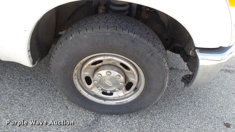 image for item DC5564 2012 Ford F250 Super Duty utility bed pickup truck