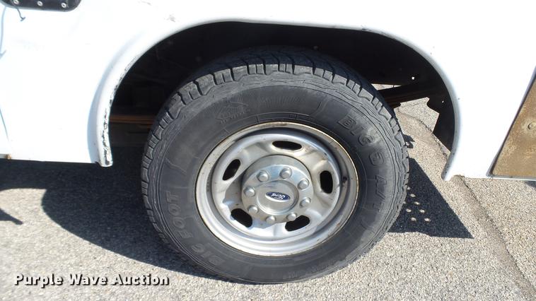 image for item DC5564 2012 Ford F250 Super Duty utility bed pickup truck